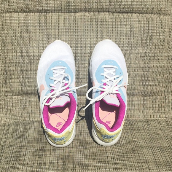 Nike Air Sneakers - Picture 2 of 11